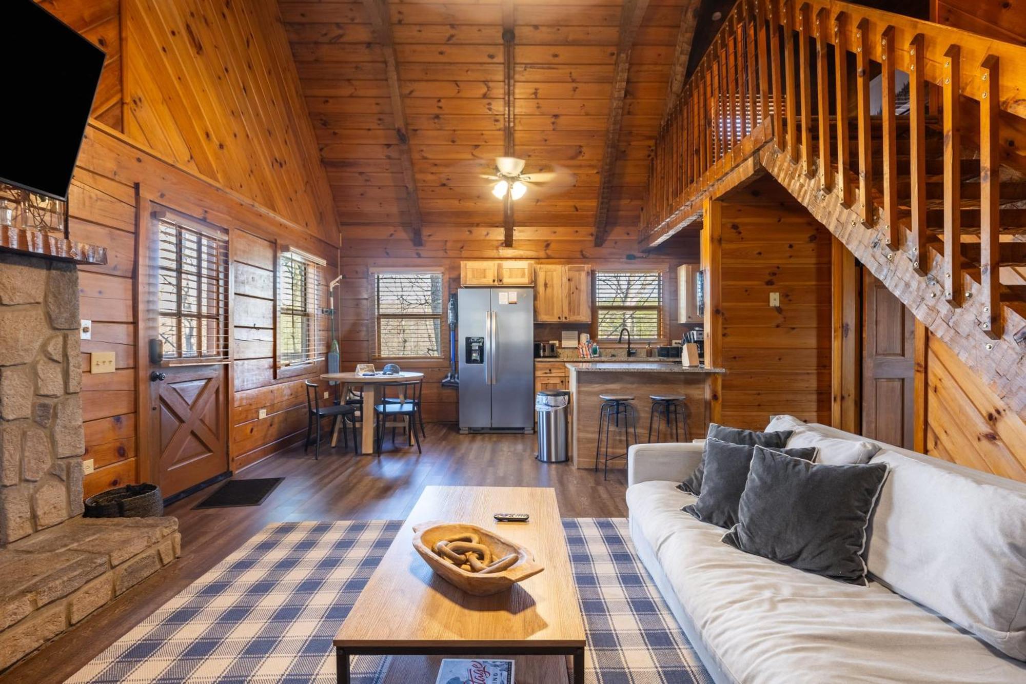 Dudley II By Avantstay Comfortable Cabin W Hot Tub Views 鸽子谷 外观 照片