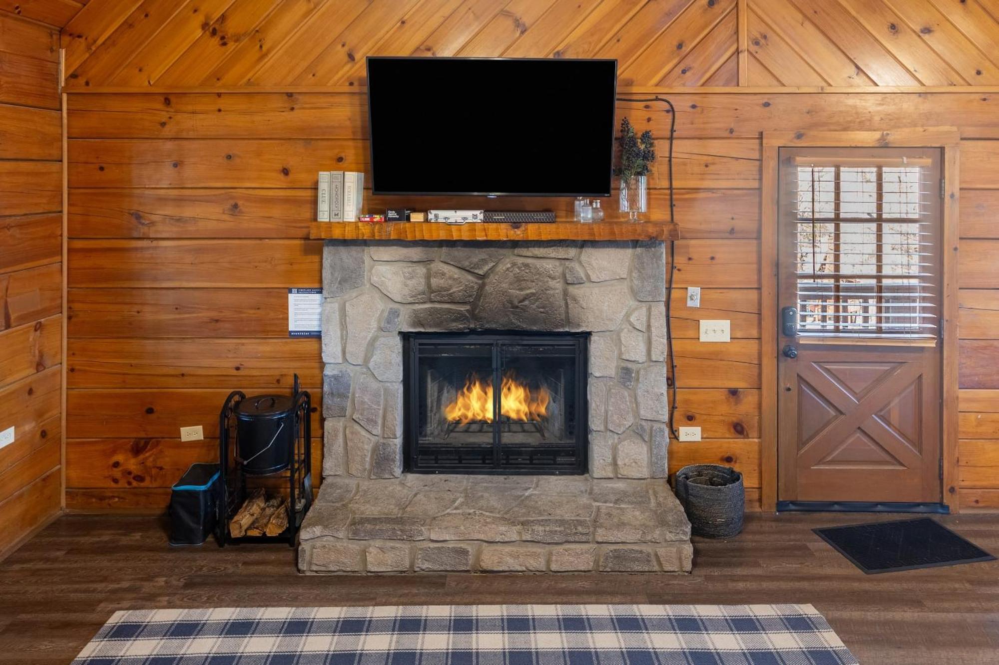 Dudley II By Avantstay Comfortable Cabin W Hot Tub Views 鸽子谷 外观 照片