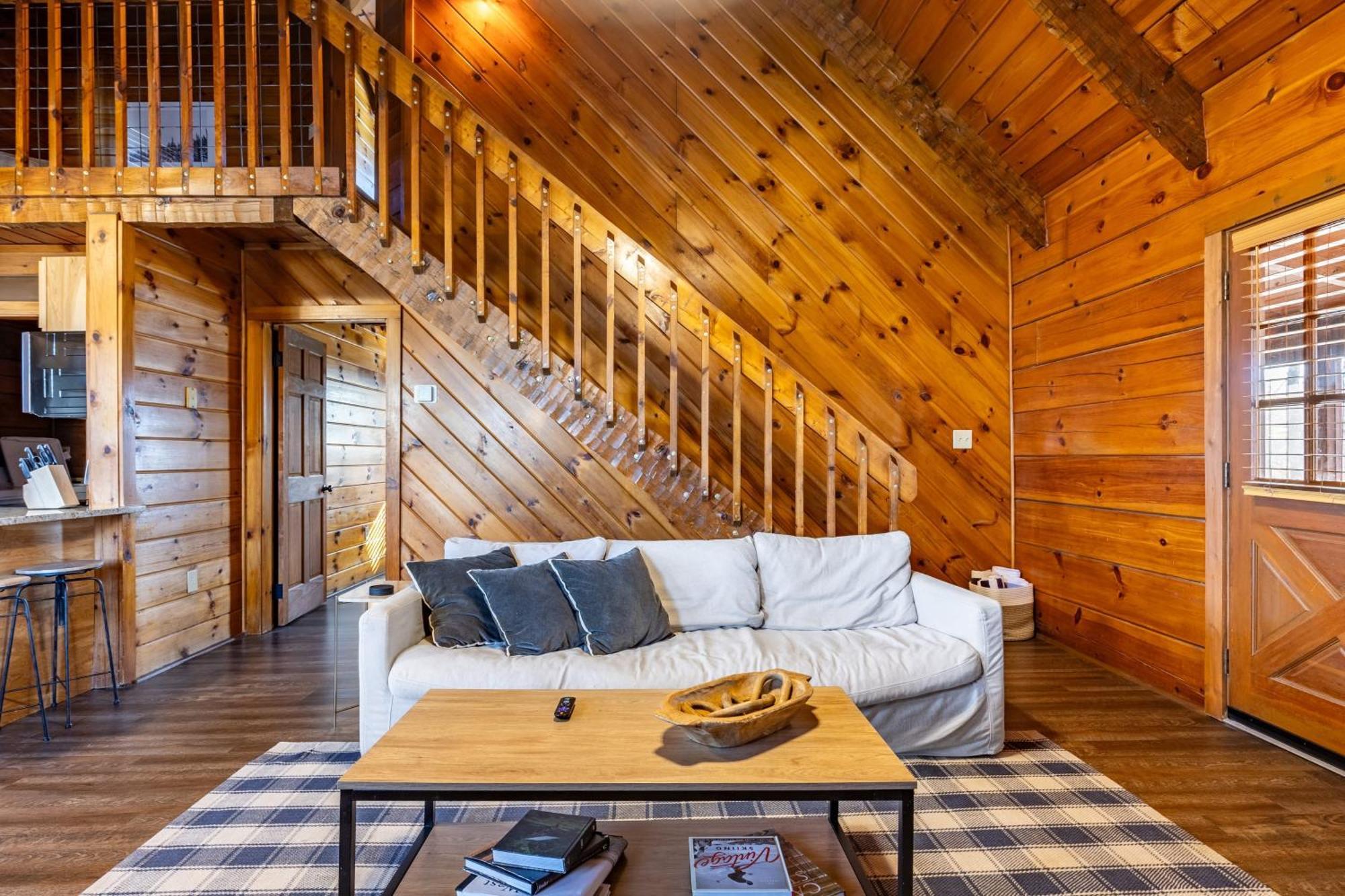 Dudley II By Avantstay Comfortable Cabin W Hot Tub Views 鸽子谷 外观 照片